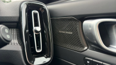 Volvo XC40 2.0 B4P Ultra Dark 5dr Auto Petrol Estate